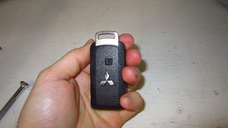 2014-2021-Mitsubishi-Outlander-Key-Fob-Battery-Replacement-Guide-019