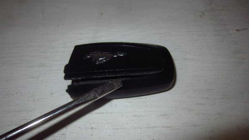 2015-2022-Ford-Mustang-Key-Fob-Battery-Replacement-Guide-008