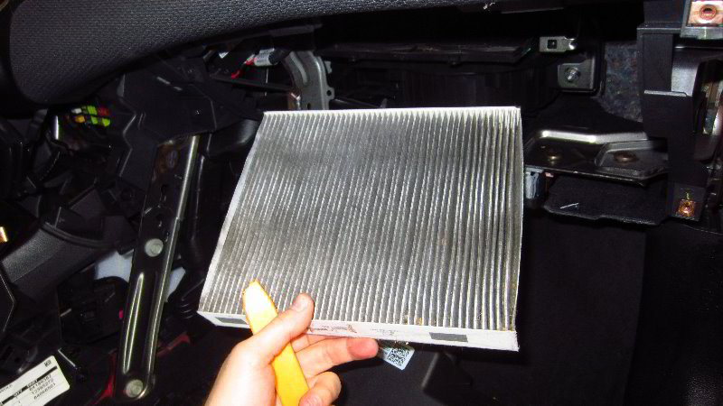 2016-2019-Chevrolet-Cruze-Cabin-Air-Filter-Replacement-Guide-039