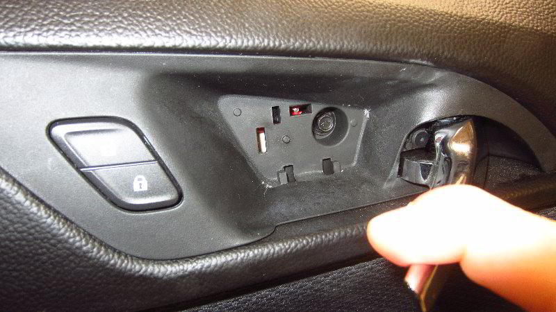 2016-2019-Chevrolet-Cruze-Interior-Door-Panel-Removal-Speaker-Upgrade-Guide-006