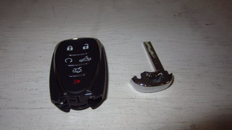2016-2021-Chevrolet-Camaro-Key-Fob-Battery-Replacement-Guide-006