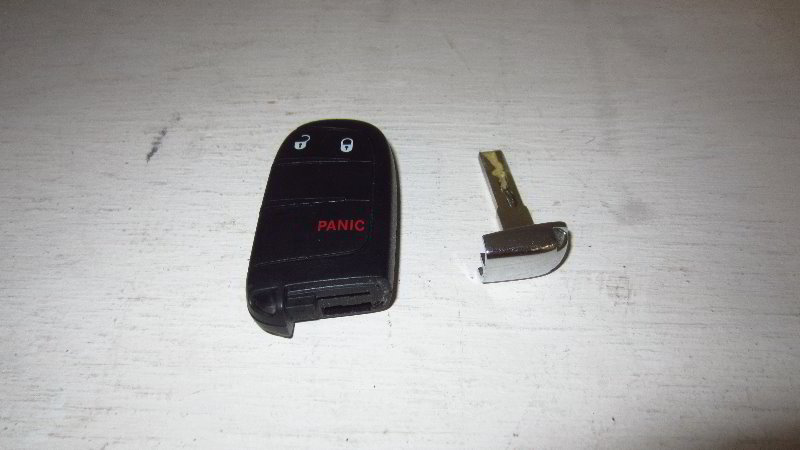 2017-2022-Jeep-Compass-Key-Fob-Battery-Replacement-Guide-005