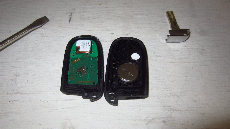 2017-2022-Jeep-Compass-Key-Fob-Battery-Replacement-Guide-009