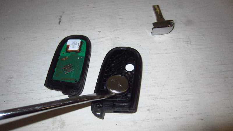 2017-2022-Jeep-Compass-Key-Fob-Battery-Replacement-Guide-010