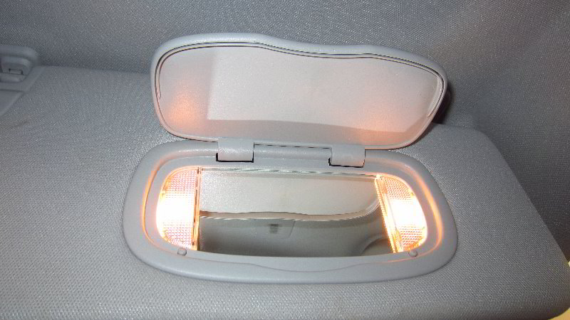 2017-2022-Jeep-Compass-Vanity-Mirror-Light-Bulbs-Replacement-Guide-003