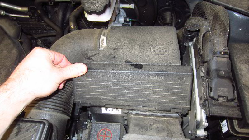 2017-2022-Kia-Sportage-Engine-Air-Filter-Replacement-Guide-020