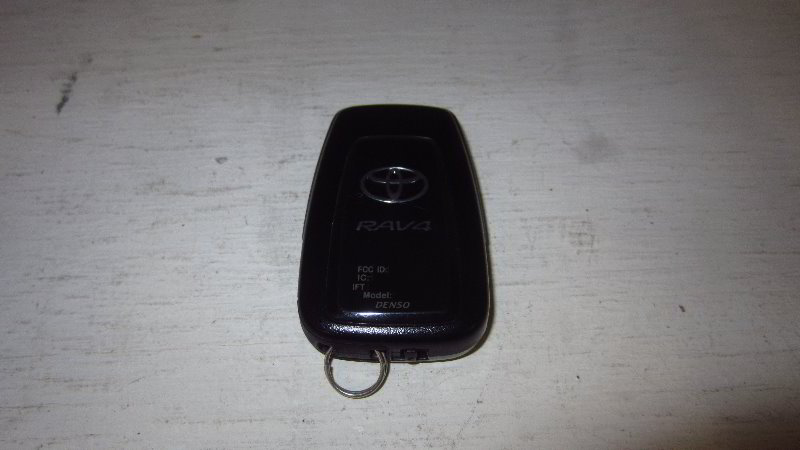 2019-2023-Toyota-RAV4-Key-Fob-Battery-Replacement-Guide-002