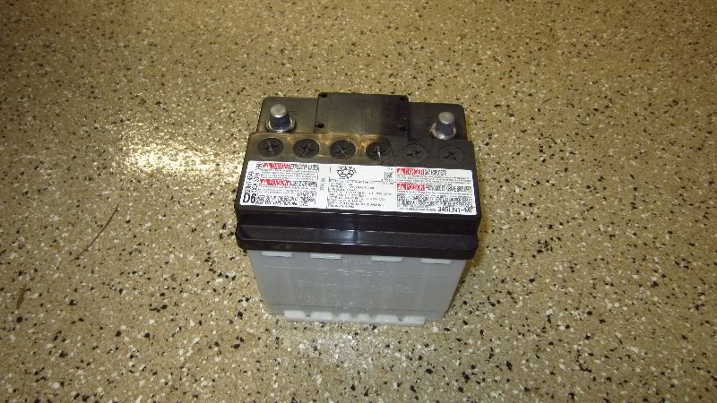 2020-Toyota-Corolla-12V-Automotive-Battery-Replacement-Guide-021