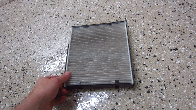 2020-Toyota-Corolla-Cabin-Air-Filter-Replacement-Guide-022