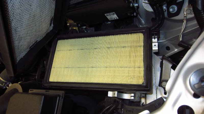 2020-Toyota-Corolla-Engine-Air-Filter-Replacement-Guide-010