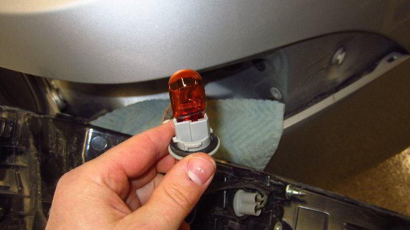 2020-Toyota-Corolla-Tail-Light-Bulbs-Replacement-Guide-012