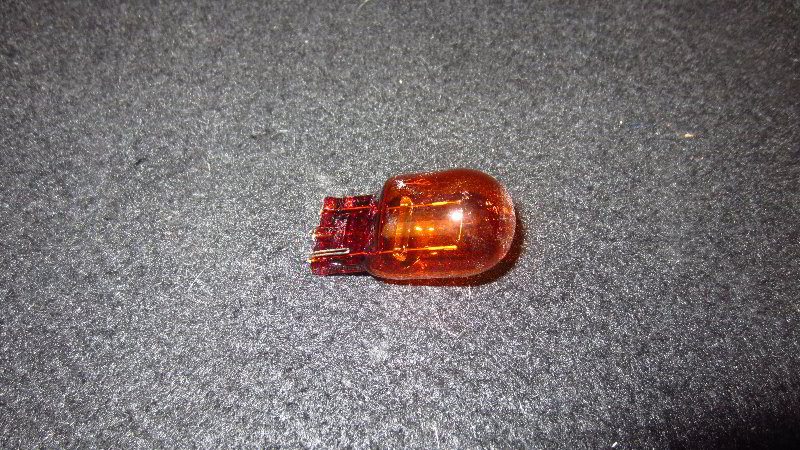 2020-Toyota-Corolla-Tail-Light-Bulbs-Replacement-Guide-014