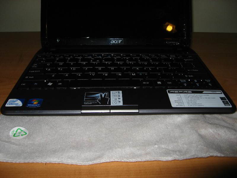Acer-Aspire-AS1410-2285-Laptop-Review-011