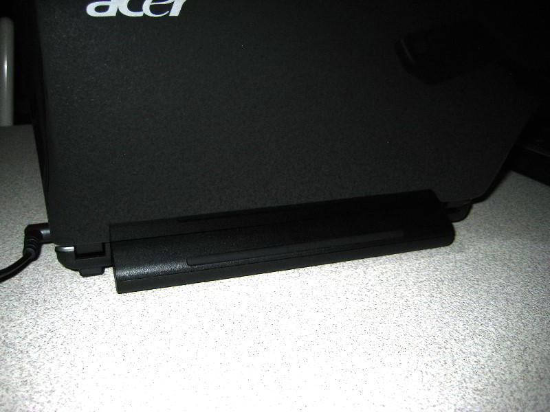 Acer-Aspire-One-10-Inch-Netbook-Review-017