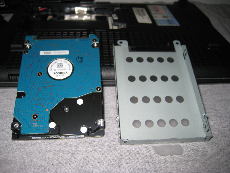 Acer-Aspire-One-Netbook-Hard-Drive-RAM-Upgrade-Guide-018