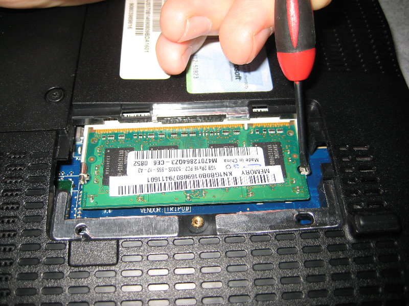 Acer-Aspire-One-Netbook-Hard-Drive-RAM-Upgrade-Guide-031