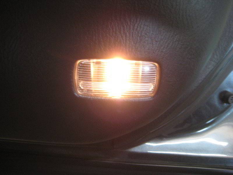 Acura-MDX-Courtesy-Step-Light-Bulb-Replacement-Guide-012