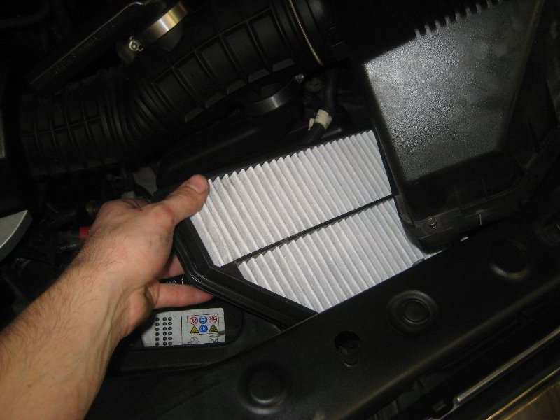 Acura-MDX-Engine-Air-Filter-Replacement-Guide-015