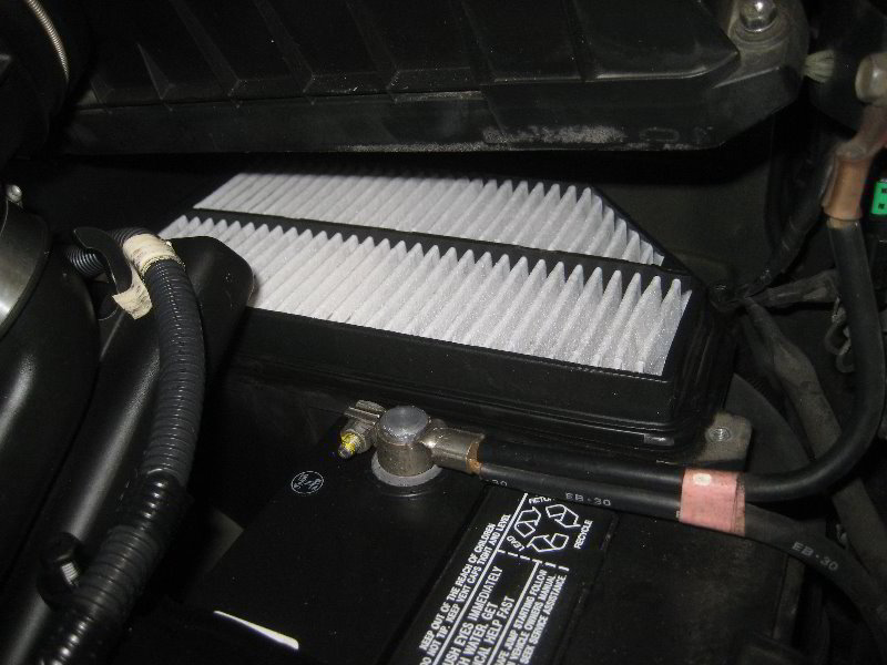Acura-MDX-Engine-Air-Filter-Replacement-Guide-021