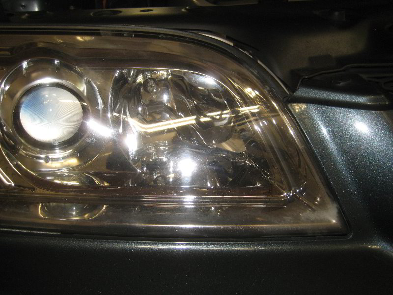 Acura-MDX-Headlight-Bulbs-Replacement-Guide-014