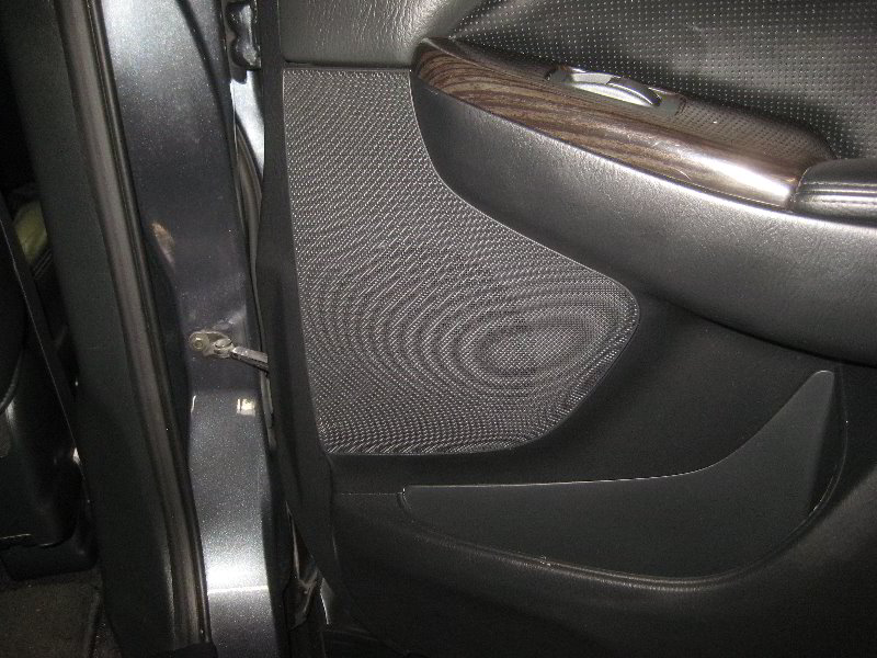 Acura-MDX-Rear-Door-Speaker-Replacement-Guide-002