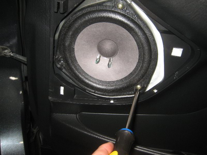 Acura-MDX-Rear-Door-Speaker-Replacement-Guide-009
