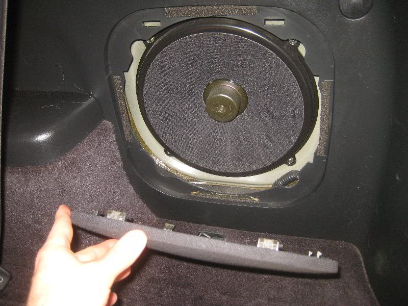 Acura-MDX-Bose-Subwoofer-Speaker-Replacement-Guide-004