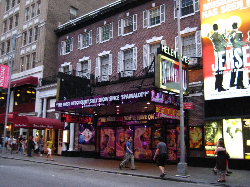 Broadway-Ave-Theater-District-NYC-NY-009