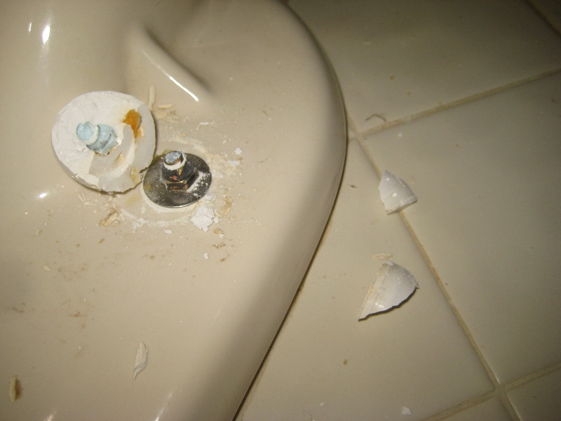 Broken-Plastic-Toilet-Flange-Replacement-Guide-004