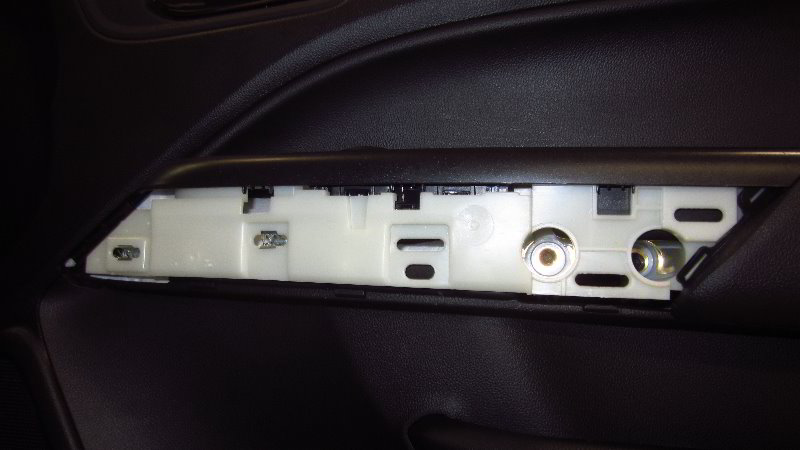 Chevrolet-Colorado-Interior-Door-Panel-Removal-Speaker-Replacement-Guide-006