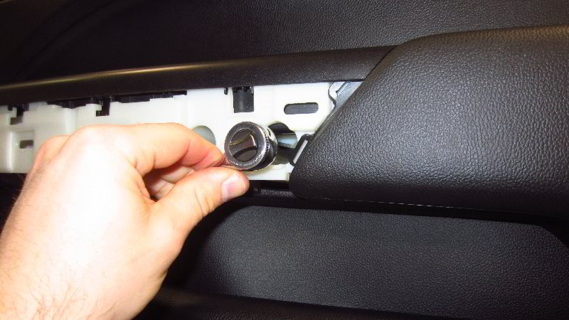 Chevrolet-Colorado-Interior-Door-Panel-Removal-Speaker-Replacement-Guide-014