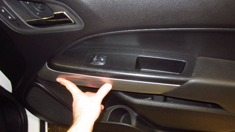 Chevrolet-Colorado-Interior-Door-Panel-Removal-Speaker-Replacement-Guide-060