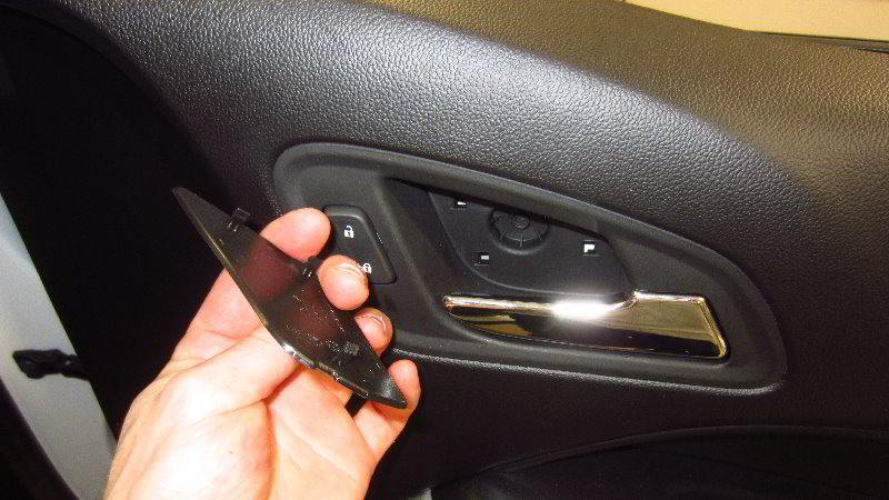 Chevrolet-Colorado-Interior-Door-Panel-Removal-Speaker-Replacement-Guide-061