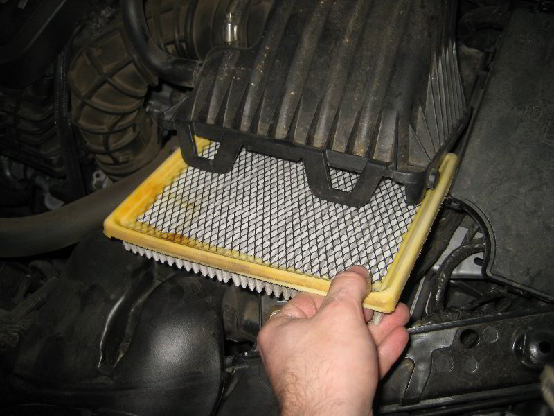 Chrysler-200-Engine-Air-Filter-Replacement-Guide-005