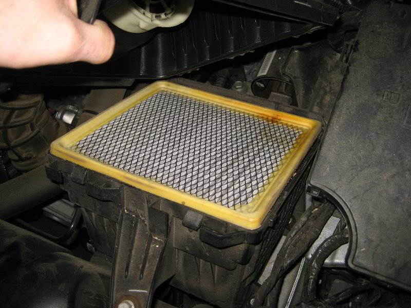 Chrysler-200-Engine-Air-Filter-Replacement-Guide-009