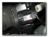 Chrysler-200-Headlight-Bulbs-Replacement-Guide-028