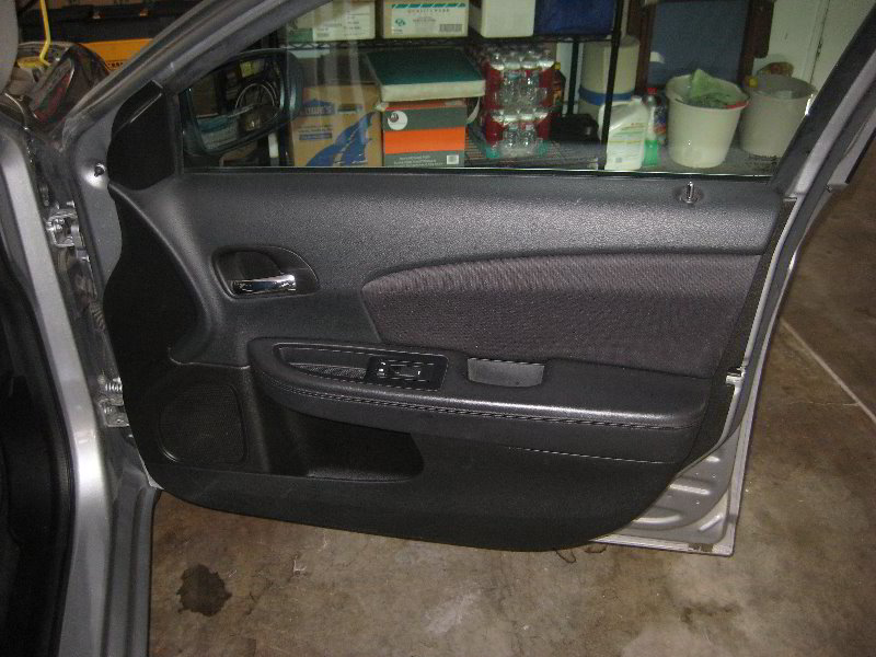 Chrysler-200-Interior-Door-Panel-Removal-Guide-001