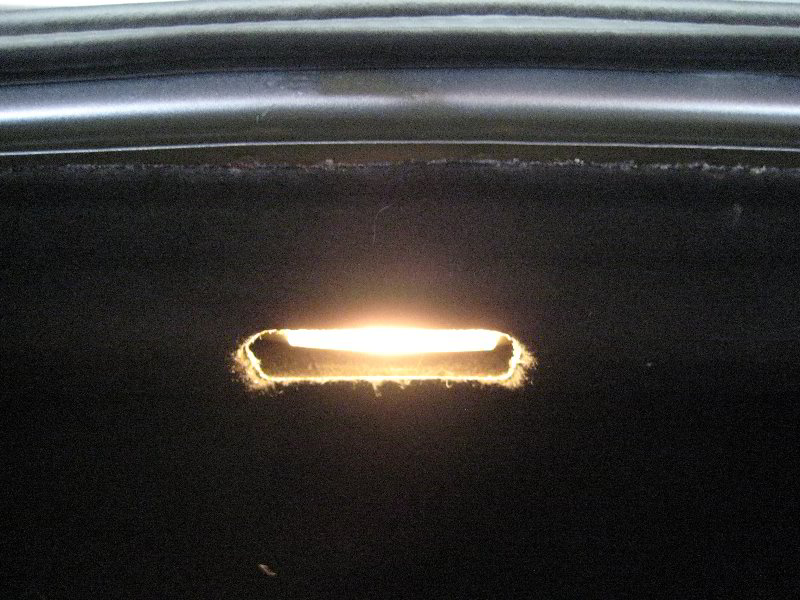 Chrysler-200-Trunk-Light-Bulb-Replacement-Guide-015