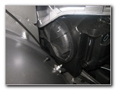 Chrysler-300-Headlight-Bulbs-Replacement-Guide-017