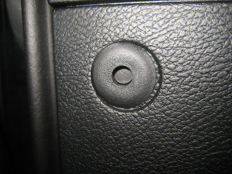 Chrysler-300-Interior-Door-Panel-Removal-Speaker-Upgrade-Guide-009