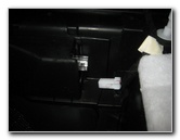 Chrysler-300-Interior-Door-Panel-Removal-Speaker-Upgrade-Guide-034