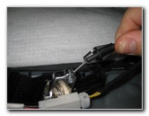 Chrysler-300-Interior-Door-Panel-Removal-Speaker-Upgrade-Guide-047