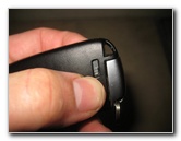 Chrysler-300-Key-Fob-Battery-Replacement-Guide-003