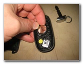 Chrysler-300-Key-Fob-Battery-Replacement-Guide-008