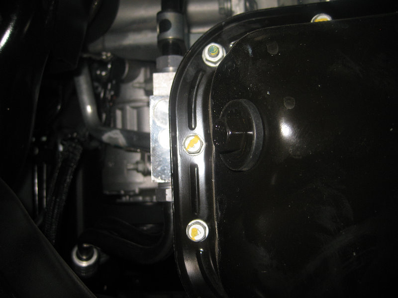 Chrysler-300-Pentastar-V6-Engine-Oil-Change-Filter-Replacement-Guide-022