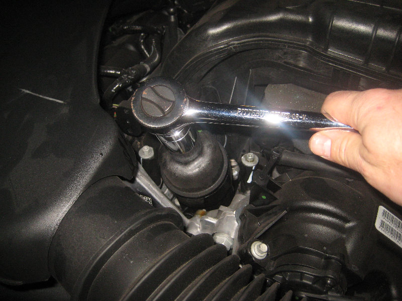 Chrysler-300-Pentastar-V6-Engine-Oil-Change-Filter-Replacement-Guide-043
