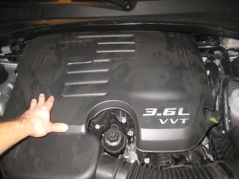 Chrysler-300-Pentastar-V6-Engine-Oil-Change-Filter-Replacement-Guide-050