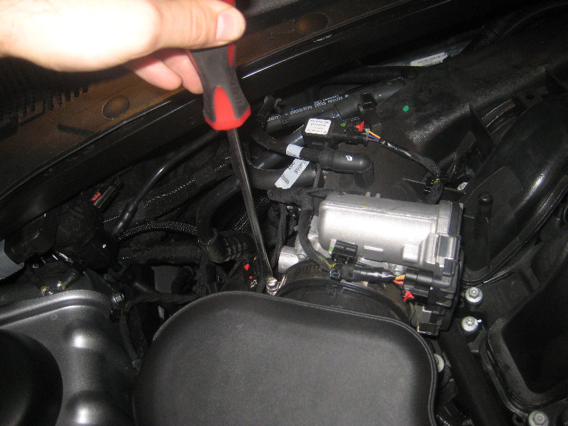 Chrysler-300-Pentastar-V6-Engine-Serpentine-Belt-Replacement-Guide-018
