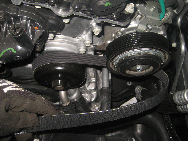 Chrysler-300-Pentastar-V6-Engine-Serpentine-Belt-Replacement-Guide-029