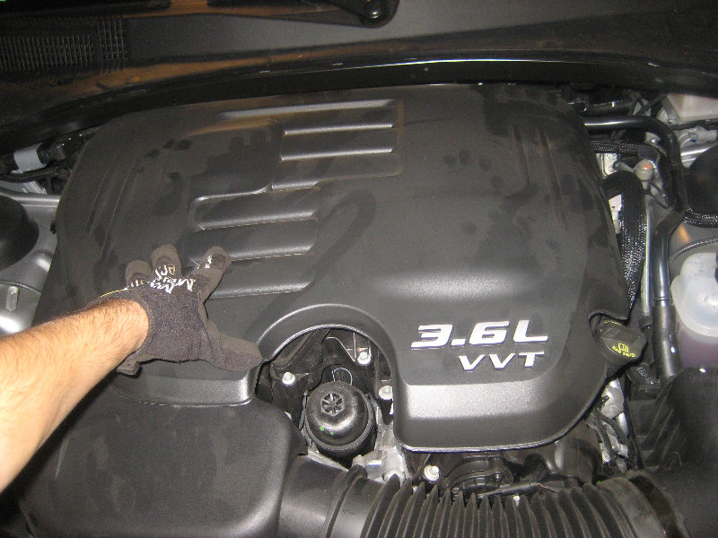 Chrysler-300-Pentastar-V6-Engine-Serpentine-Belt-Replacement-Guide-054